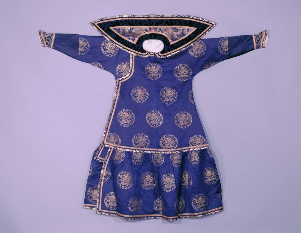 图片[1]-Blue satin gold woven dragon pattern style robe-China Archive